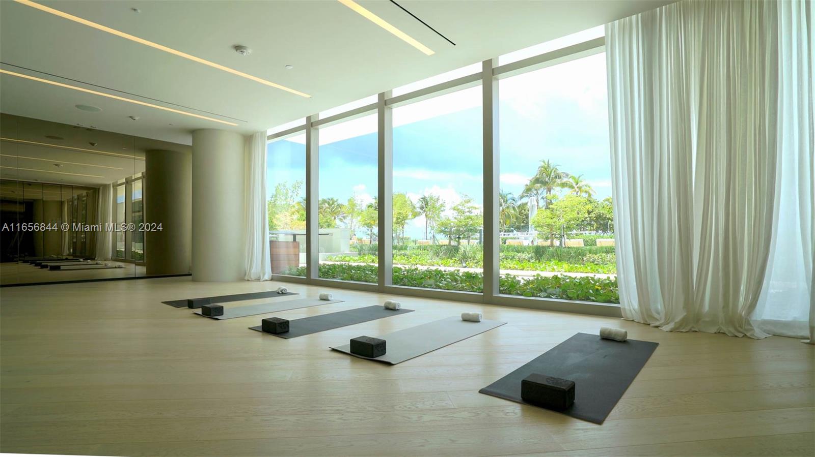 OCEANA BAL HARBOUR CONDO - Residential