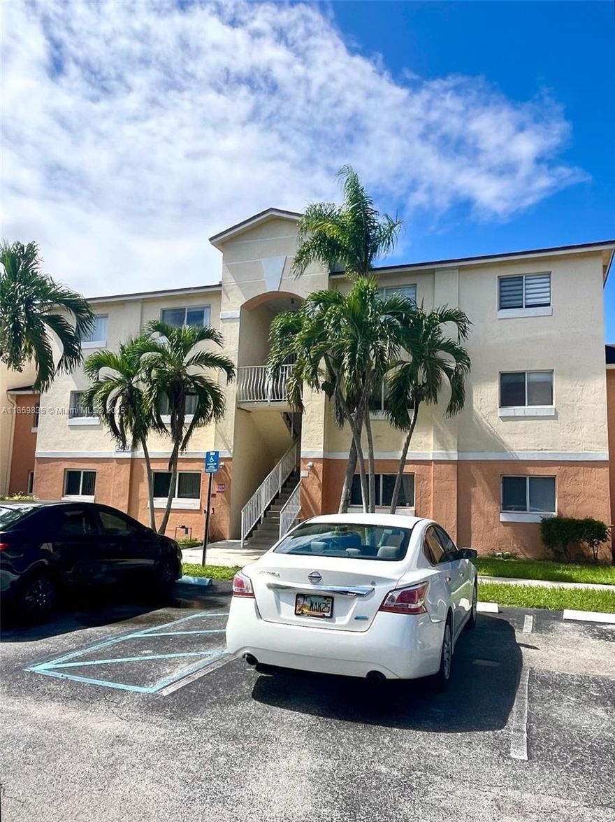 NICE AND LARGE ONE BEDROOM CONDO IN POPULAR LAKEWOOD COMMUNITY. QUIET UNIT WITH GREAT WATER VIEW. BUILDING IS NEXT TO THE POOL, GYM, AND CLUB HOUSE. GREAT AREA, CLOSE TO MAJOR ROADS,HARD ROCK HOTEL, HOUSES OF WORSHIP. CENTRALLY LOCATED BETWEEN LAS OLAS, SOUTH BEACH, AND DOWNTOWN MIAMI. CENTRAL A/C AND WASHER & DRYER IN THE UNIT.