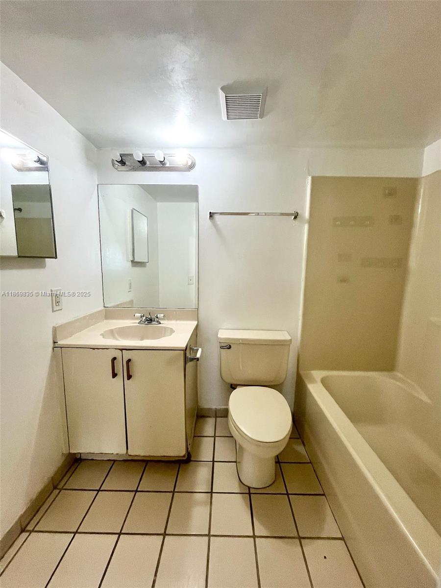 LAKEWOOD AT EMERALD HILLS - Residential Lease