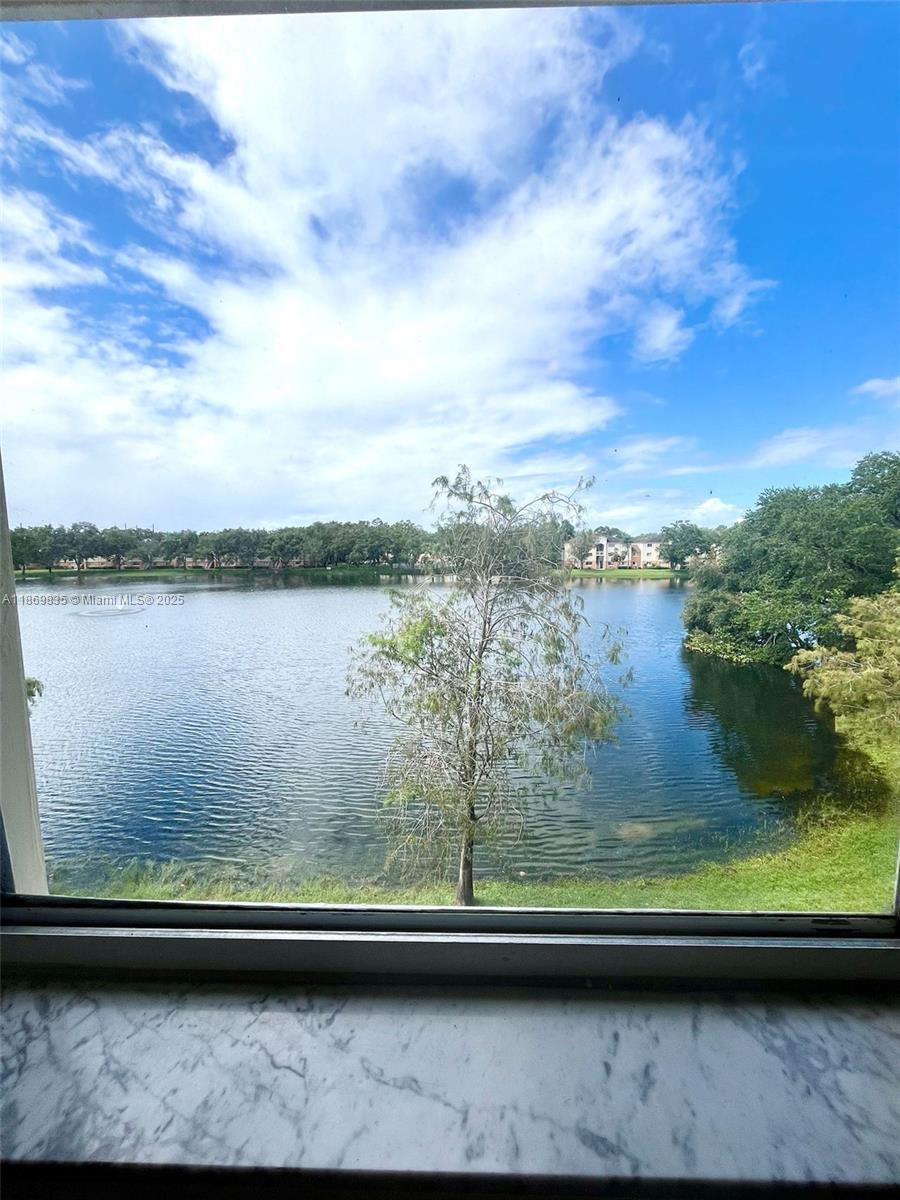 LAKEWOOD AT EMERALD HILLS - Residential Lease