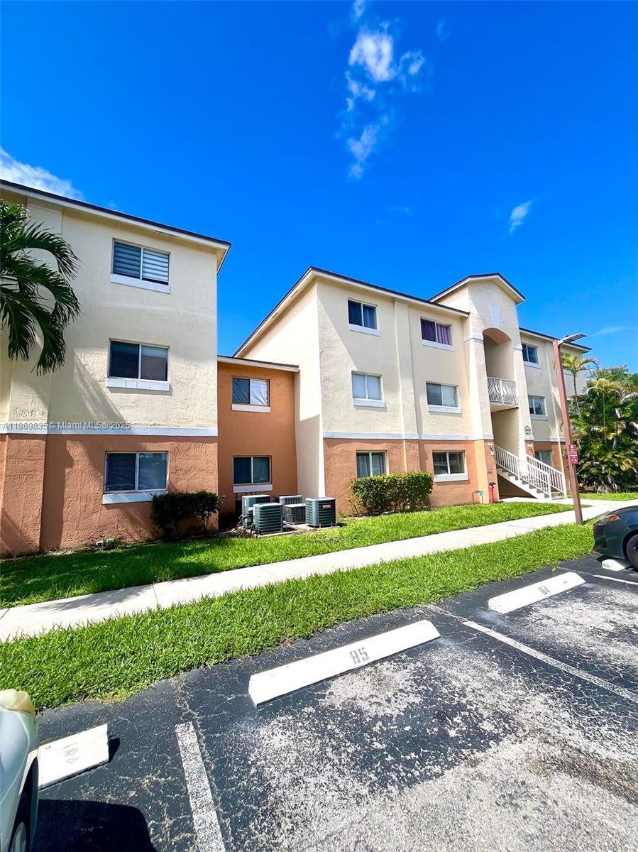 LAKEWOOD AT EMERALD HILLS - Residential Lease