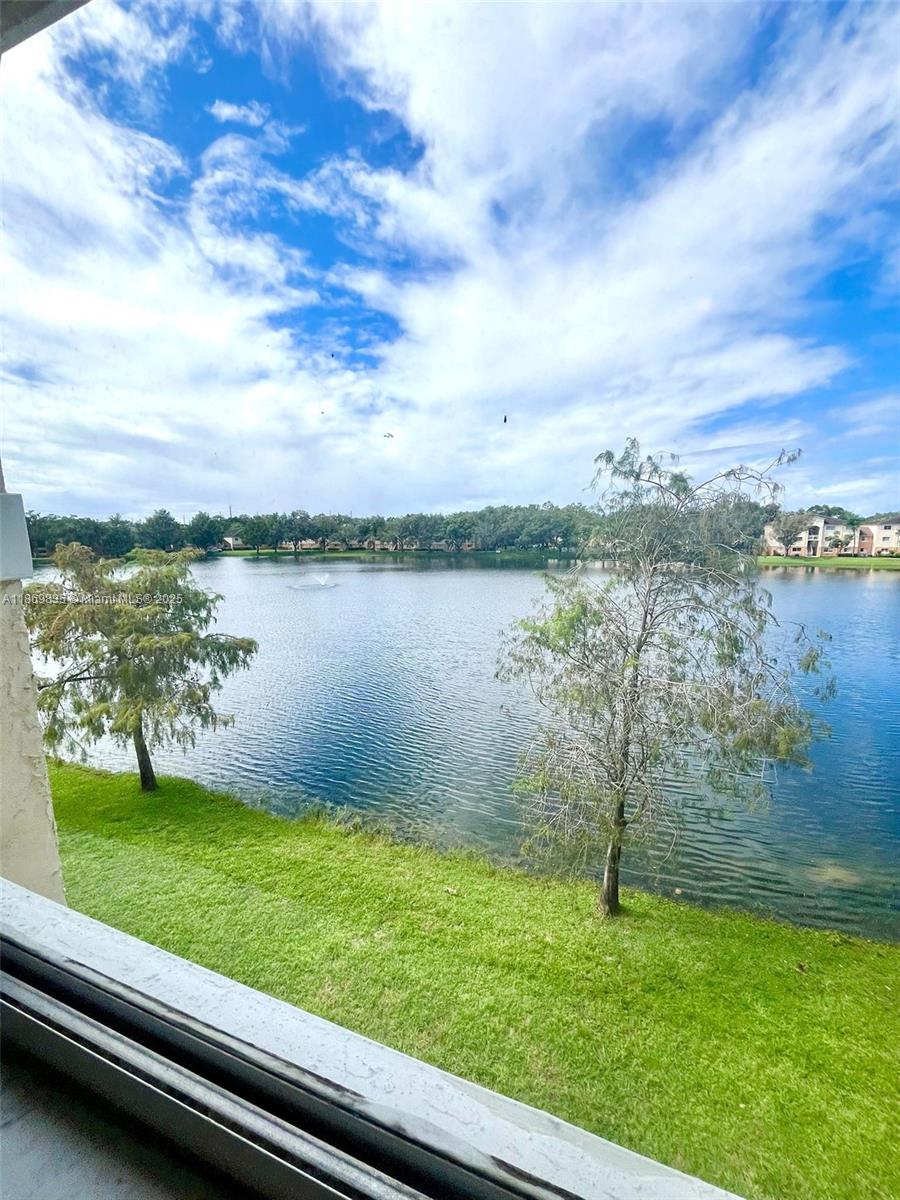 LAKEWOOD AT EMERALD HILLS - Residential Lease