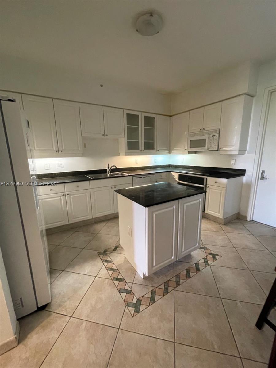 717 Crandon Blvd 408