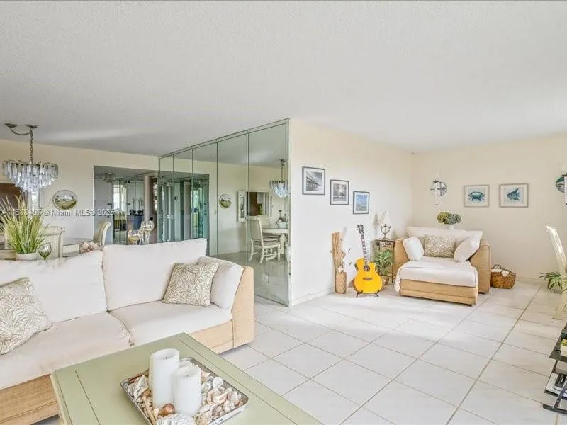 Boca Raton, Florida 33487, United States, 2 Bedrooms Bedrooms, ,2 BathroomsBathrooms,Residential,Active,219798