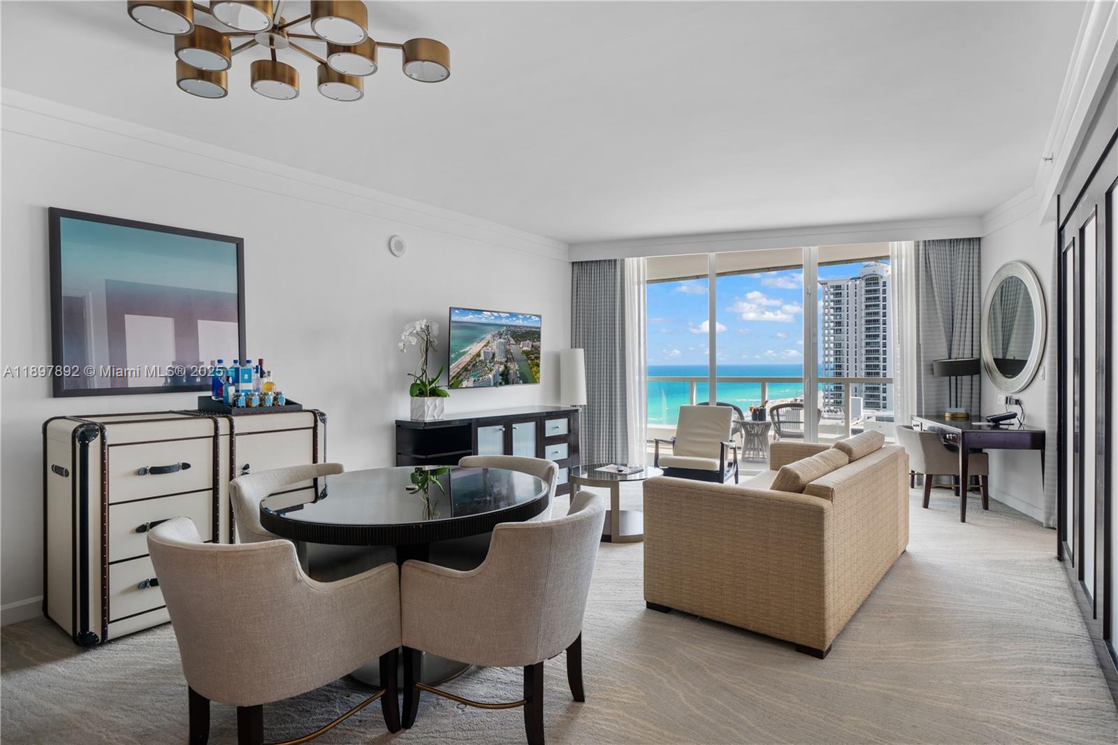 4391 Collins Ave 1619
