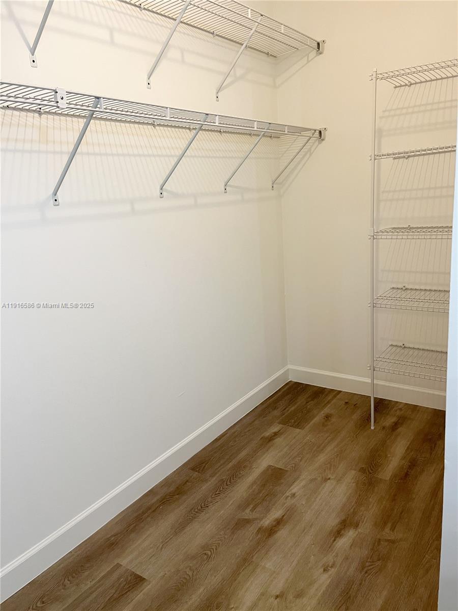 BAYWOOD VILLAGE III - Residential Lease