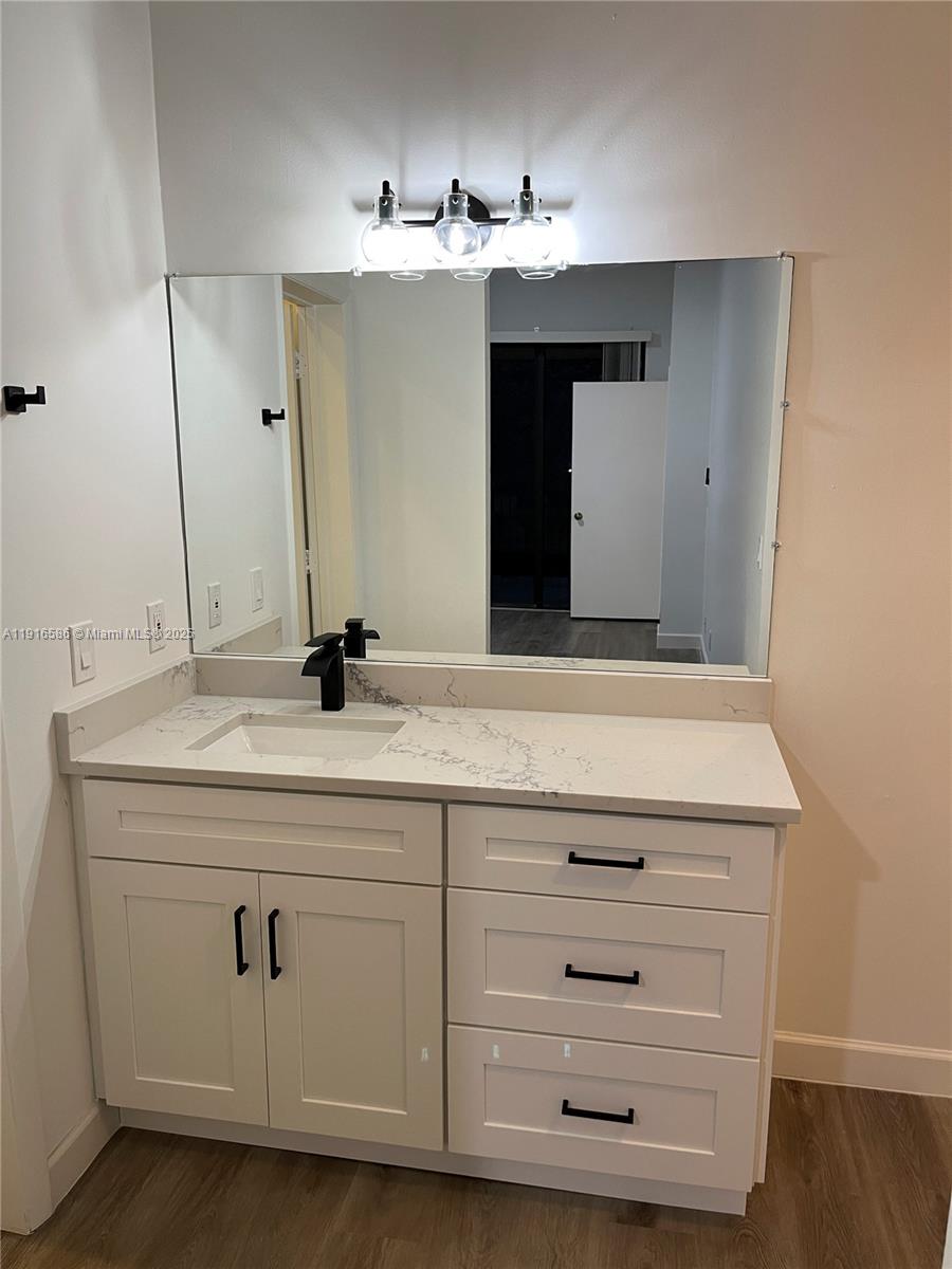 BAYWOOD VILLAGE III - Residential Lease