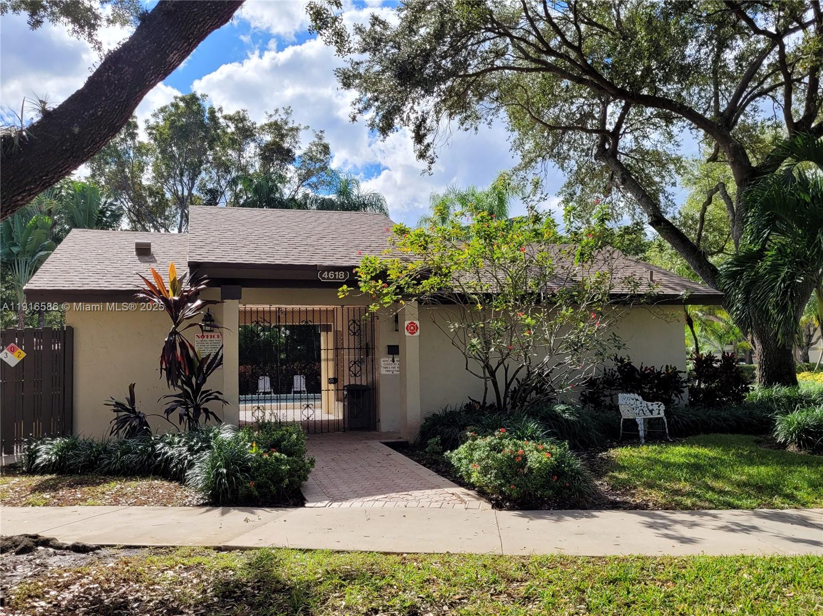 BAYWOOD VILLAGE III - Residential Lease