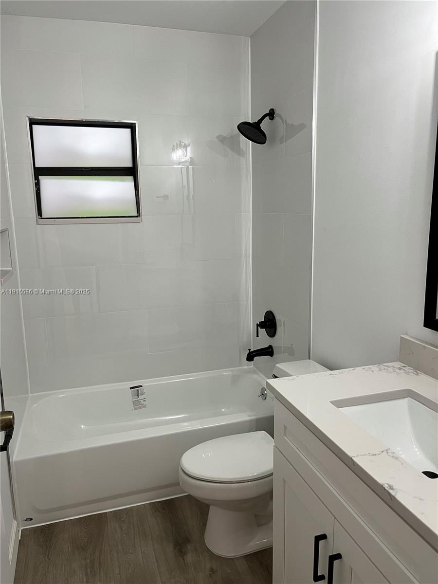 BAYWOOD VILLAGE III - Residential Lease