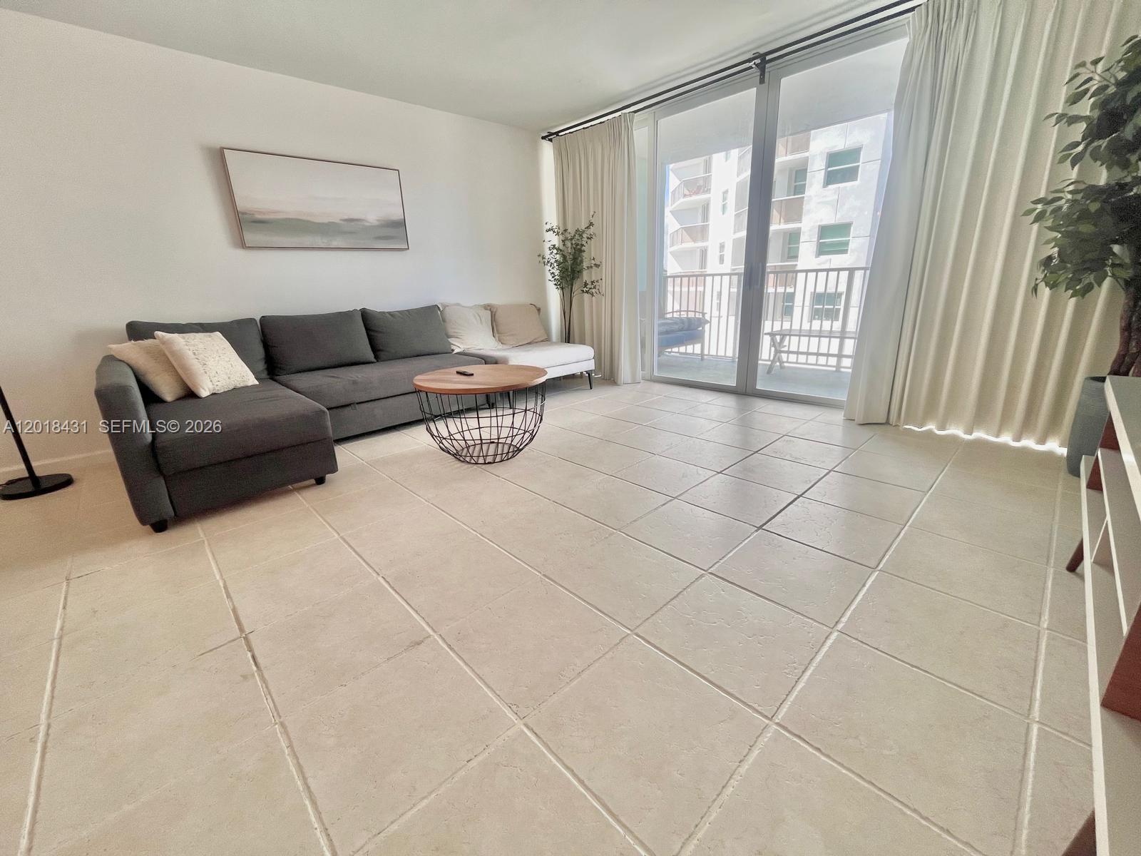 5838 Collins Ave 2D