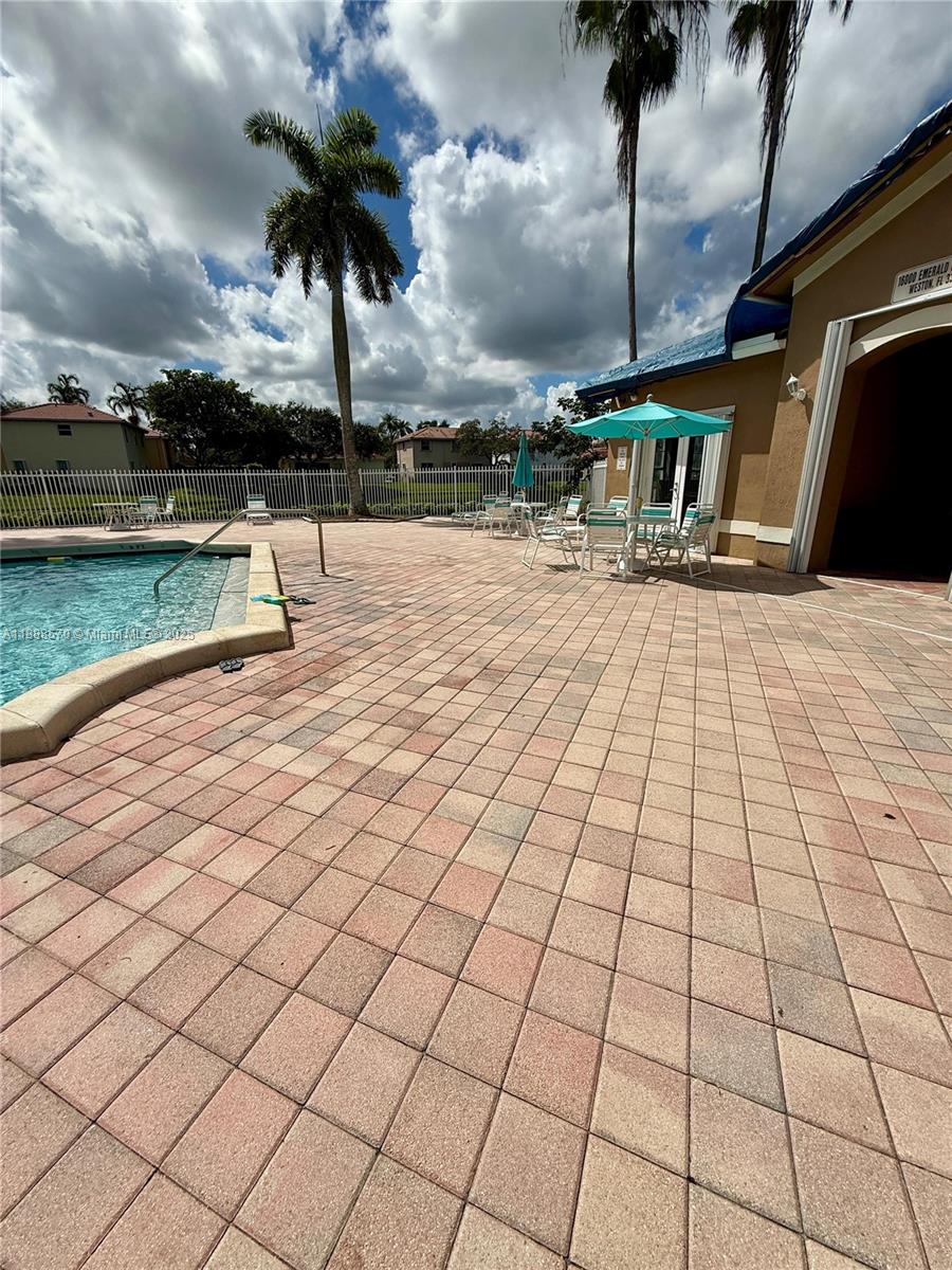 EMERALD COURTS - OPAL CRE - Residential Lease