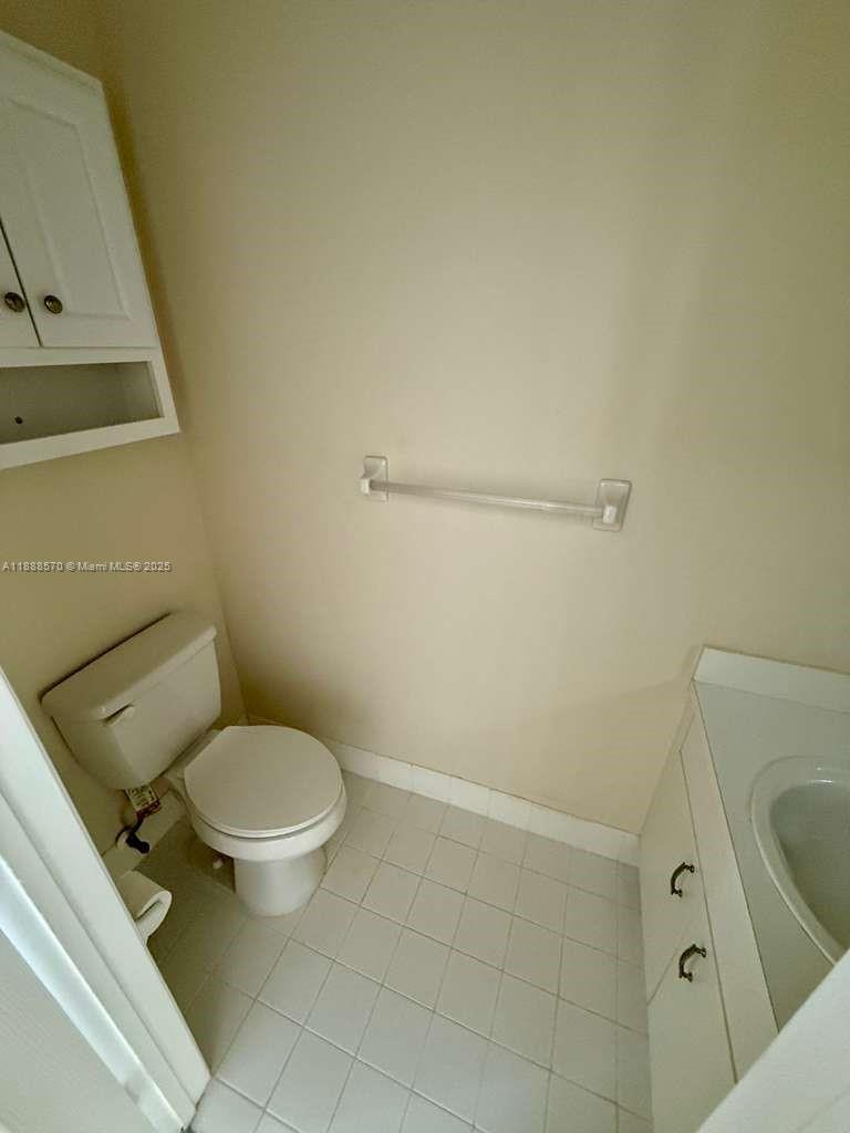 EMERALD COURTS - OPAL CRE - Residential Lease