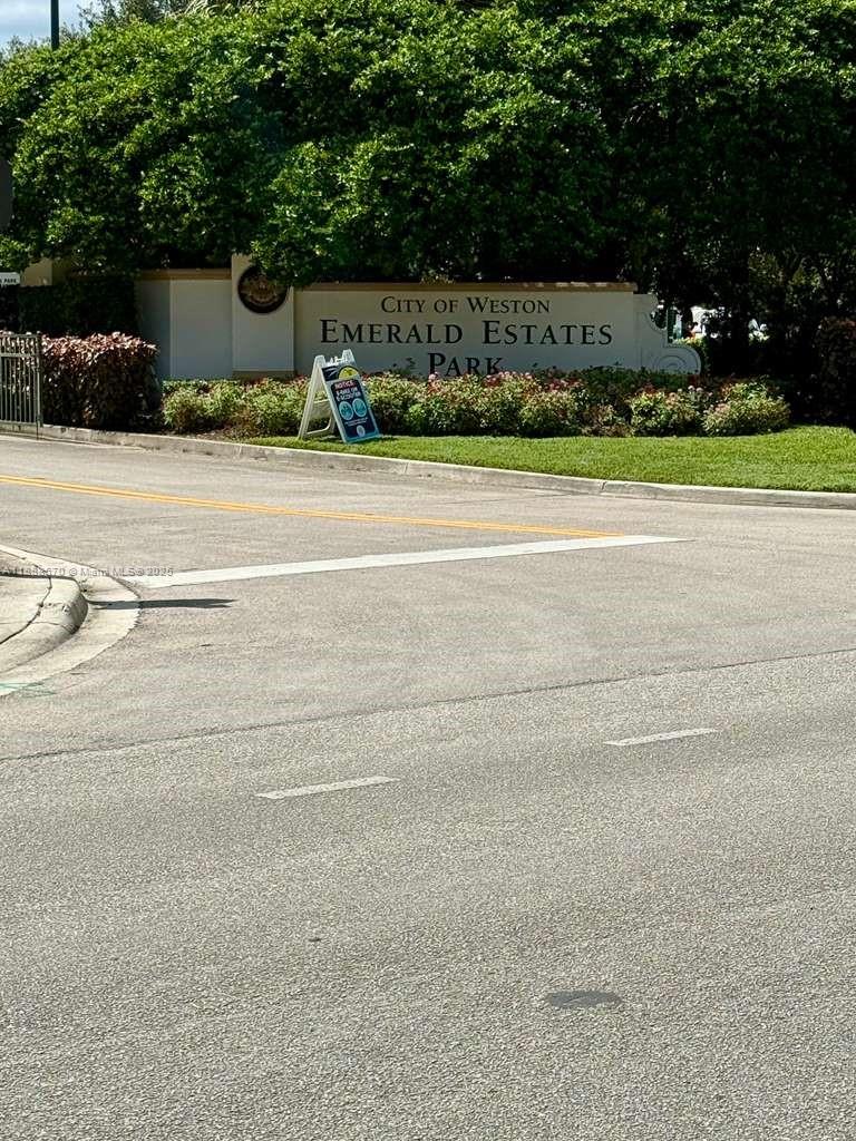 EMERALD COURTS - OPAL CRE - Residential Lease