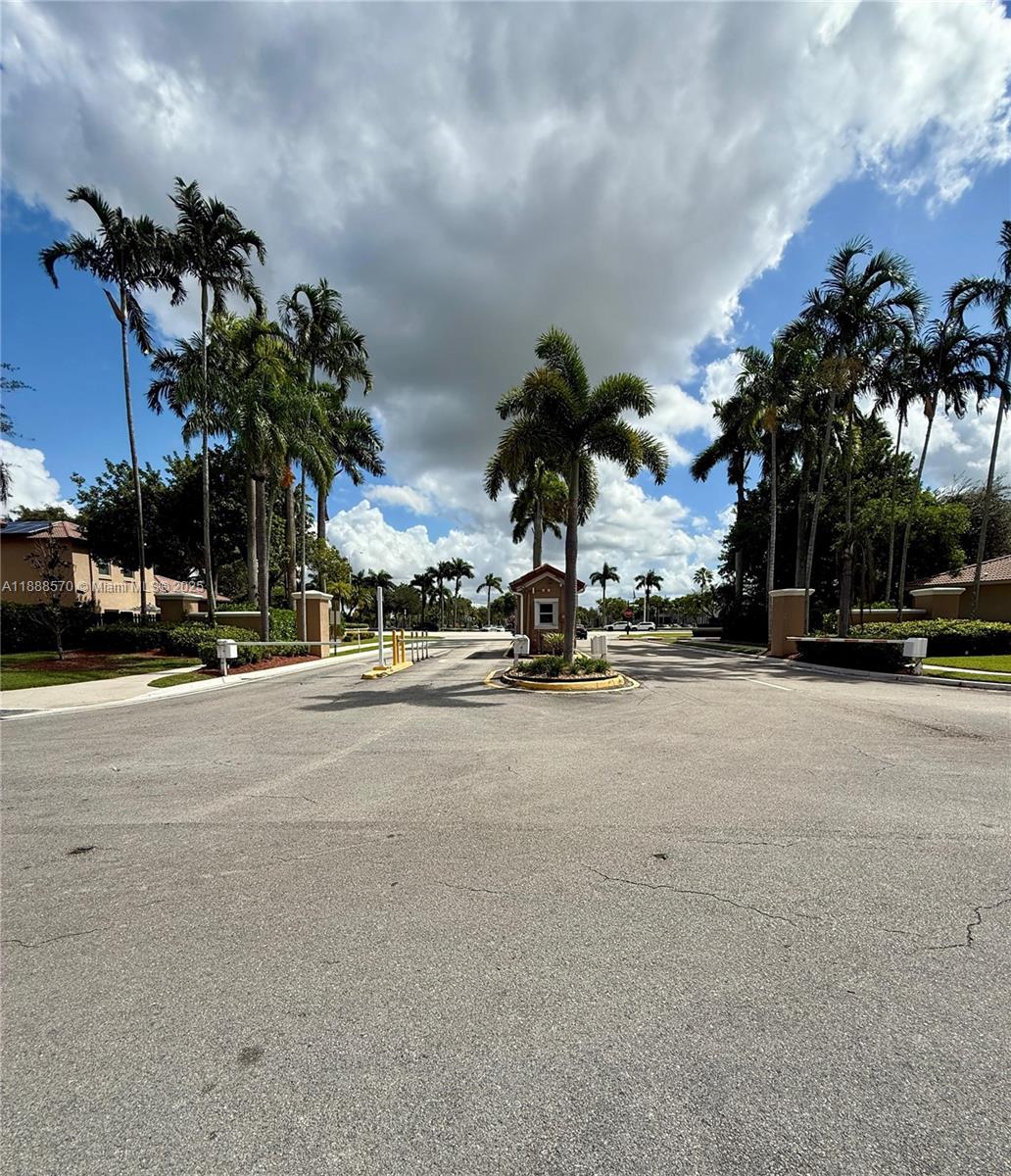EMERALD COURTS - OPAL CRE - Residential Lease