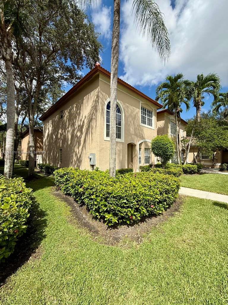 EMERALD COURTS - OPAL CRE - Residential Lease