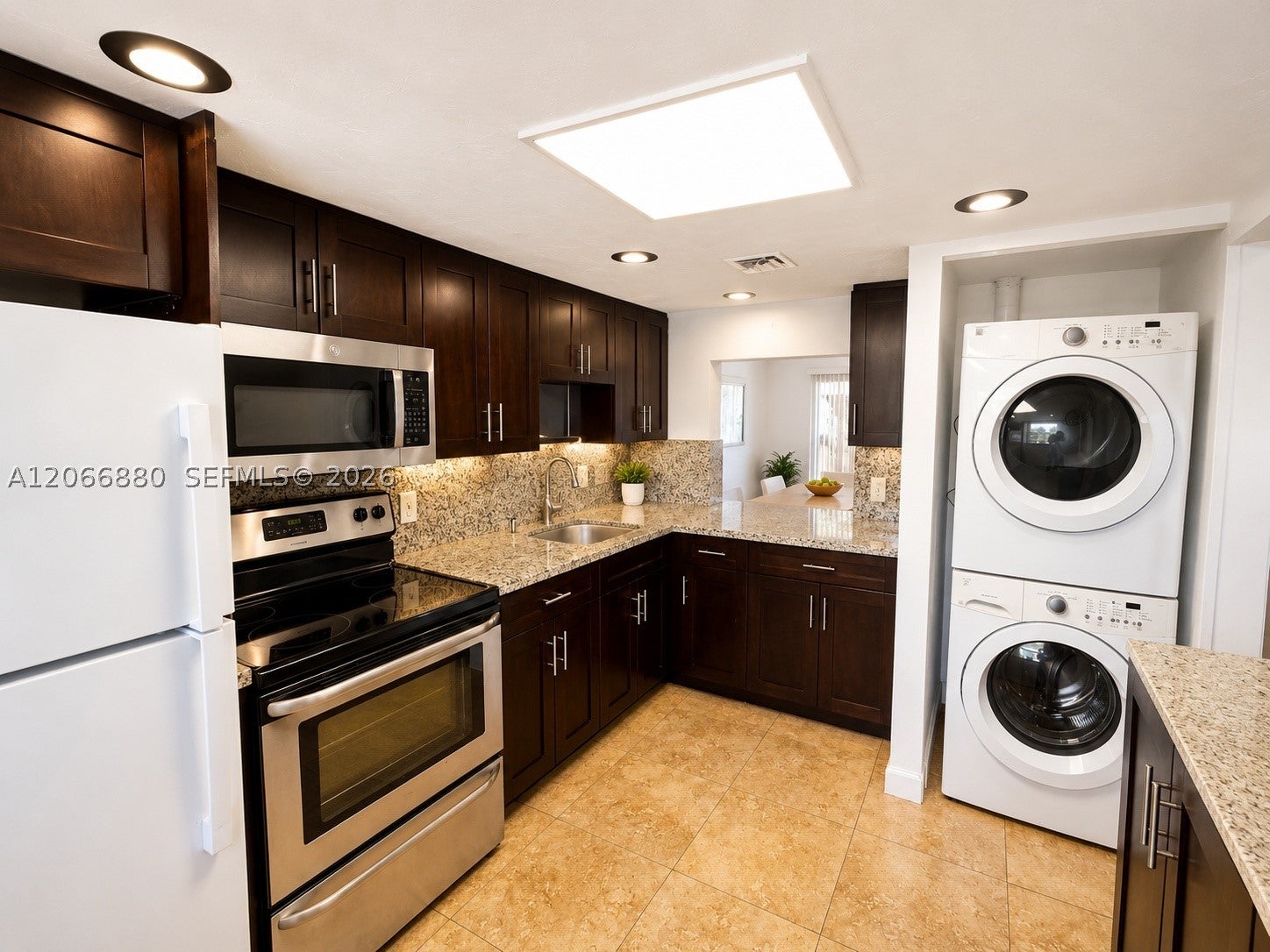 1720 W 75th St