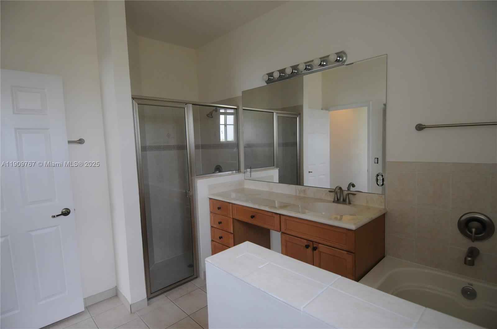 VENTANAS AT HOMESTEAD - Residential Lease