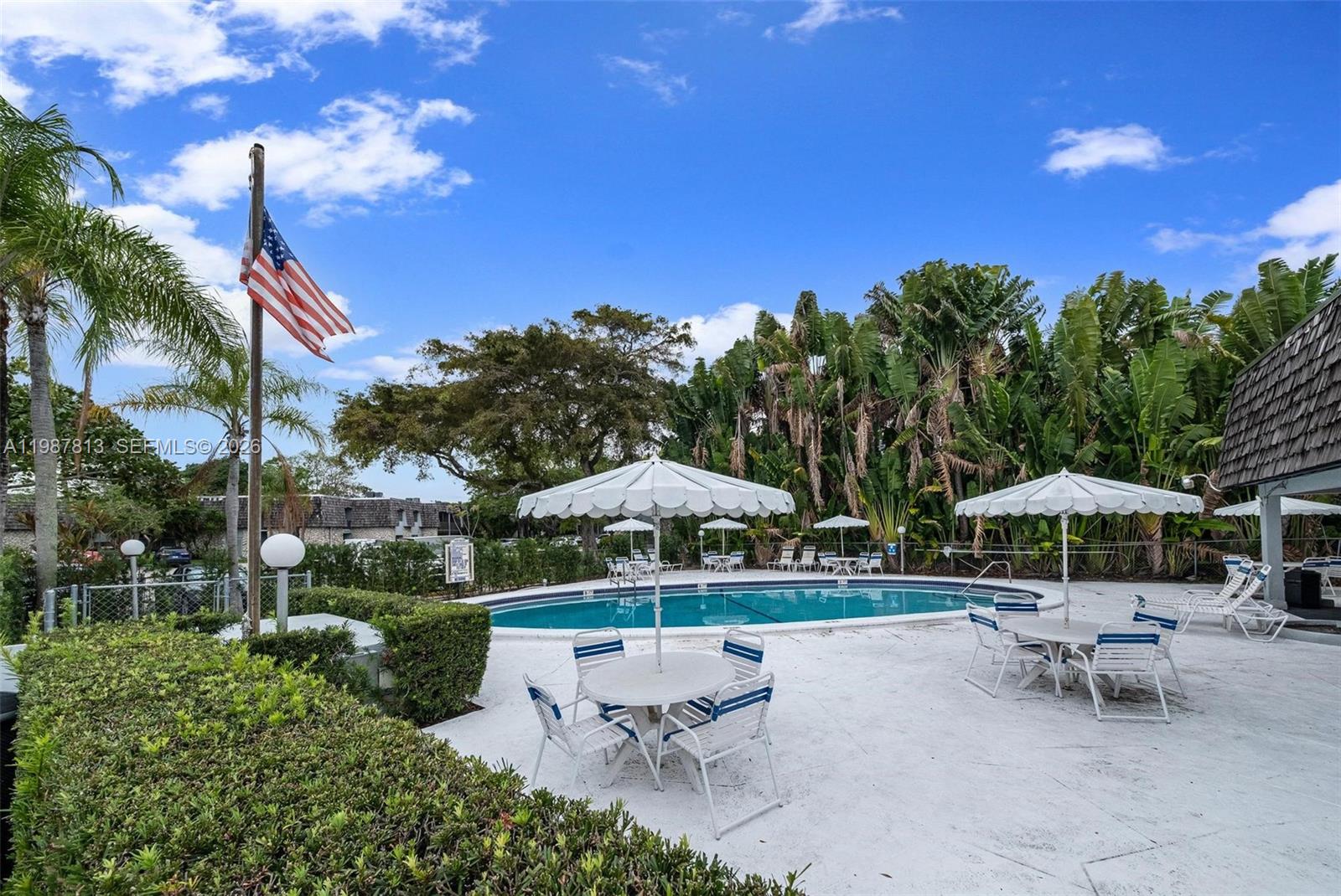 OAKLAND SHORES CONDOMINIU - Residential