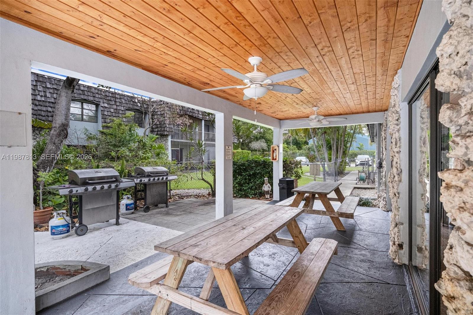 OAKLAND SHORES CONDOMINIU - Residential