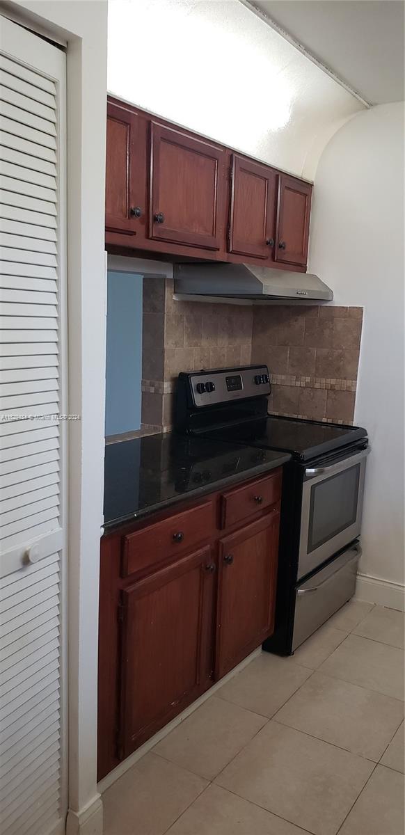 WATERS EDGE OF CORAL SPRI - Residential Lease