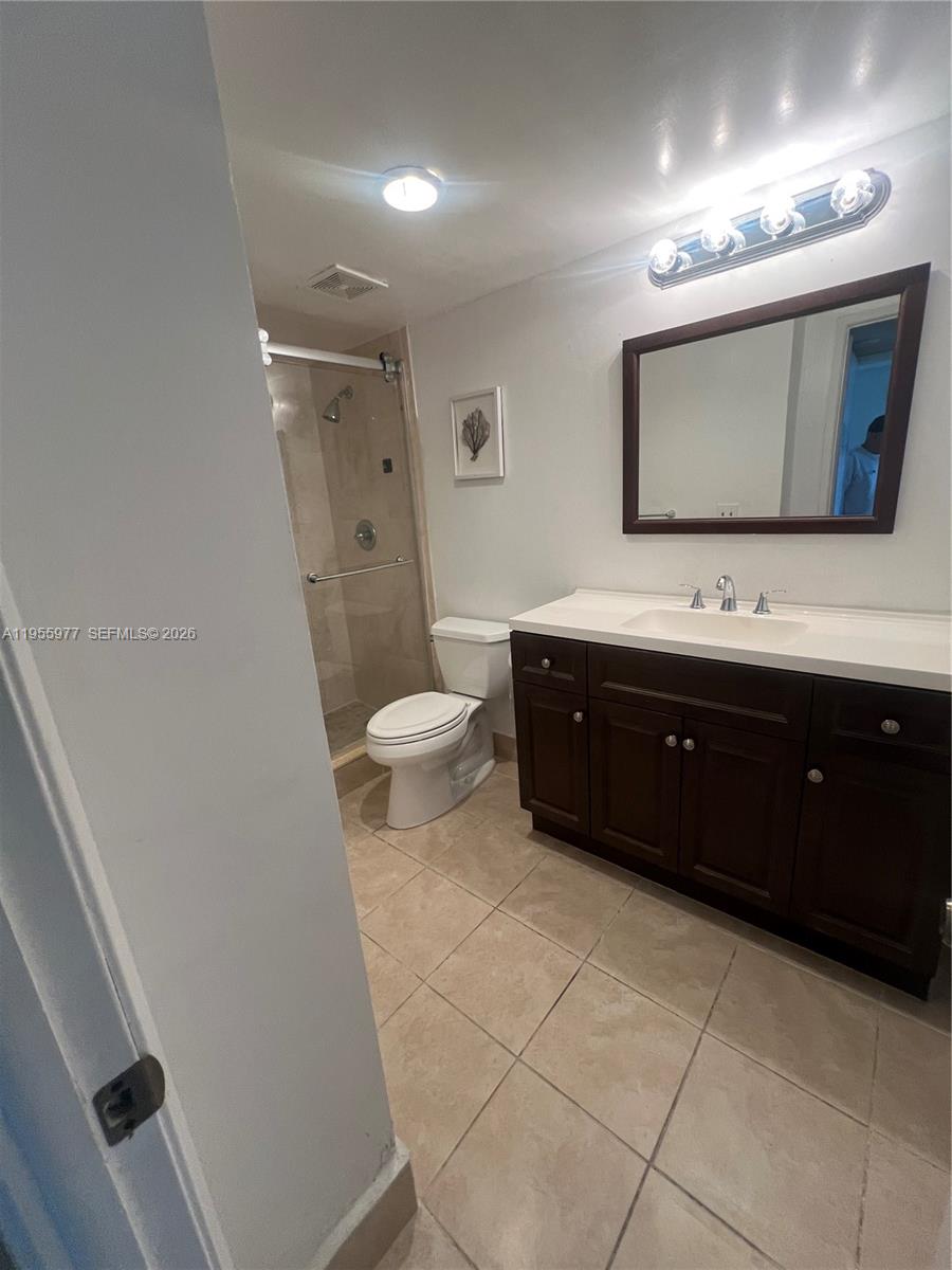 ADMIRALS PORT CONDO WEST - Residential