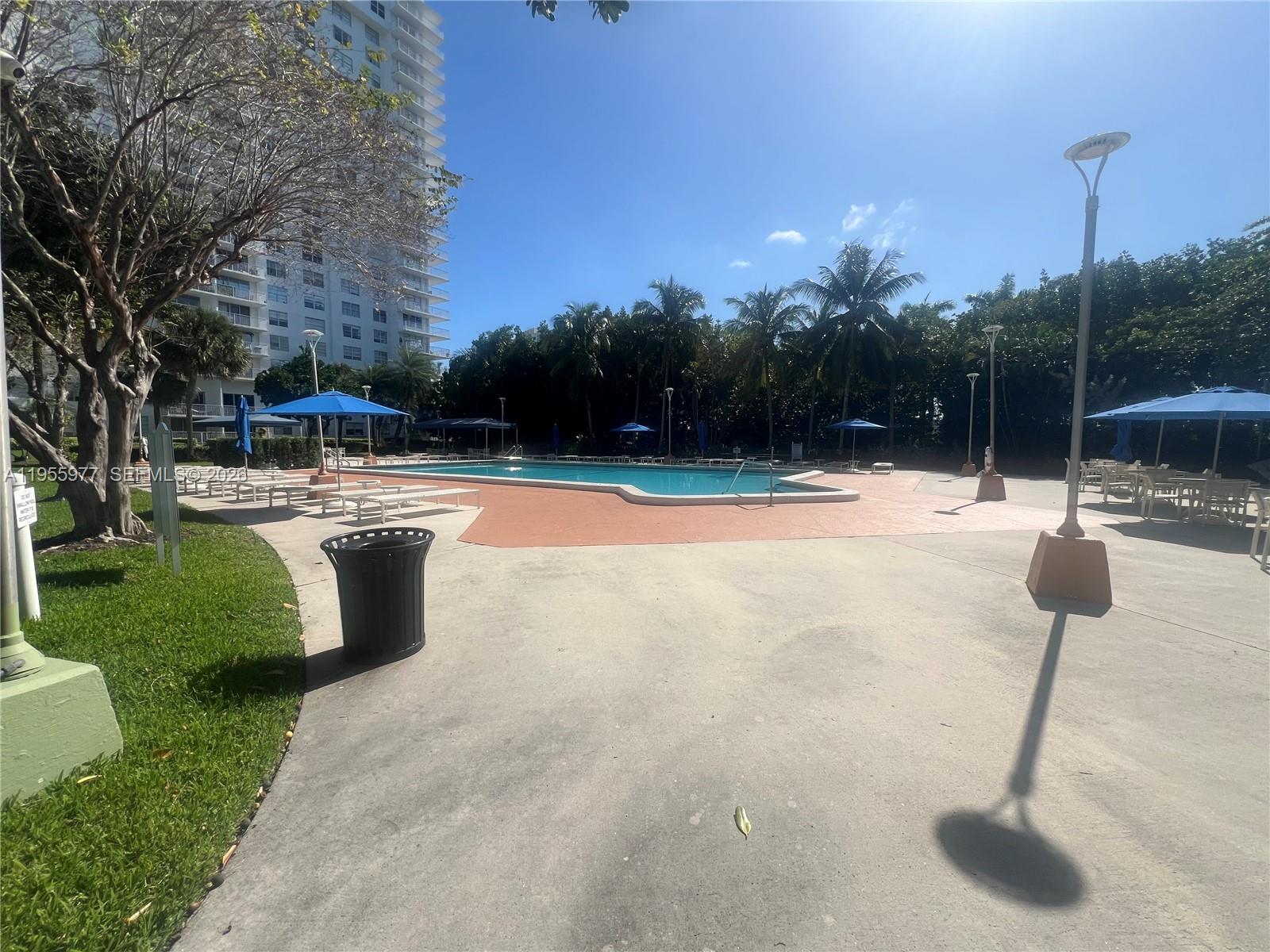 ADMIRALS PORT CONDO WEST - Residential