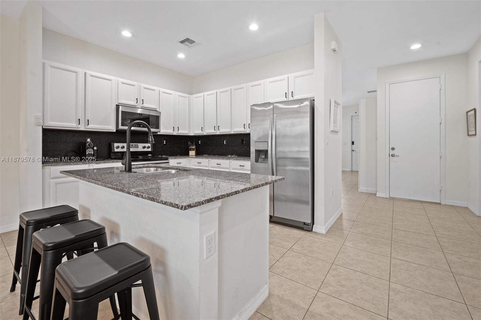 CHAMPION LAKES - Residential