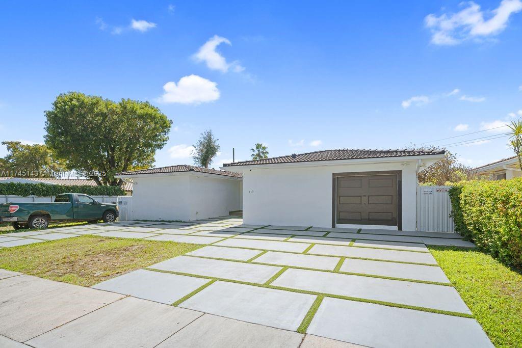 240 S Royal Poinciana Blvd