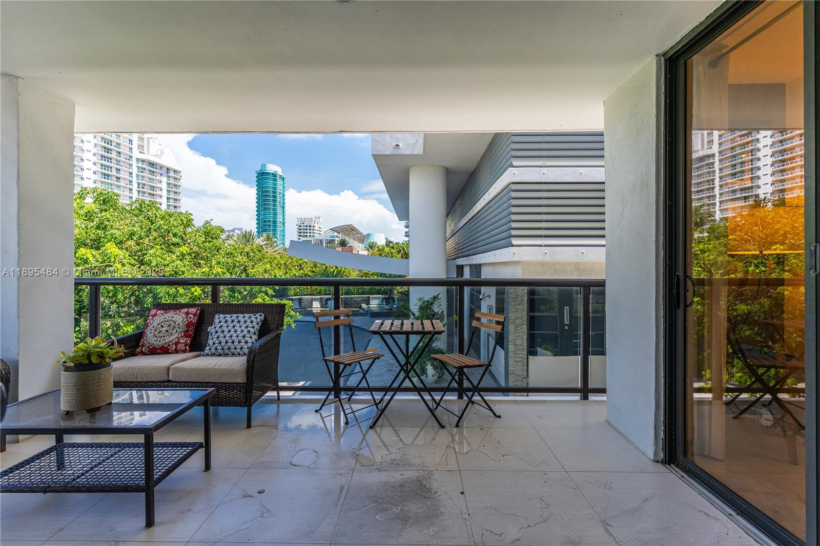 THE SURF CONDO - Residential