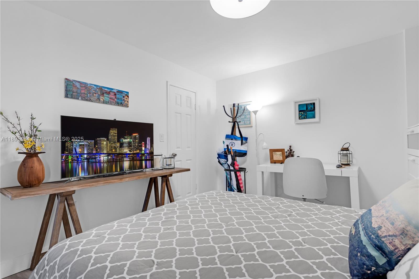 THE SURF CONDO - Residential