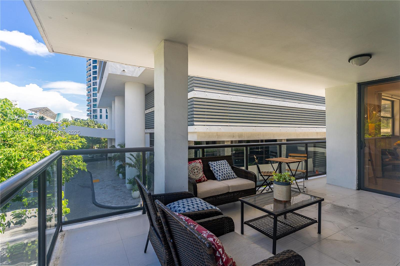 THE SURF CONDO - Residential