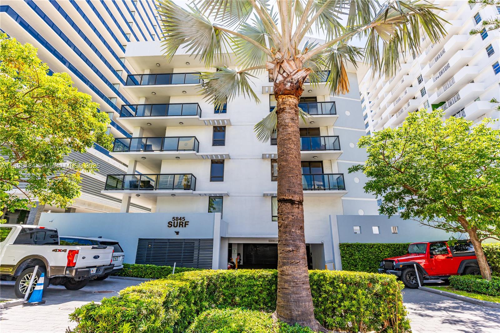 THE SURF CONDO - Residential