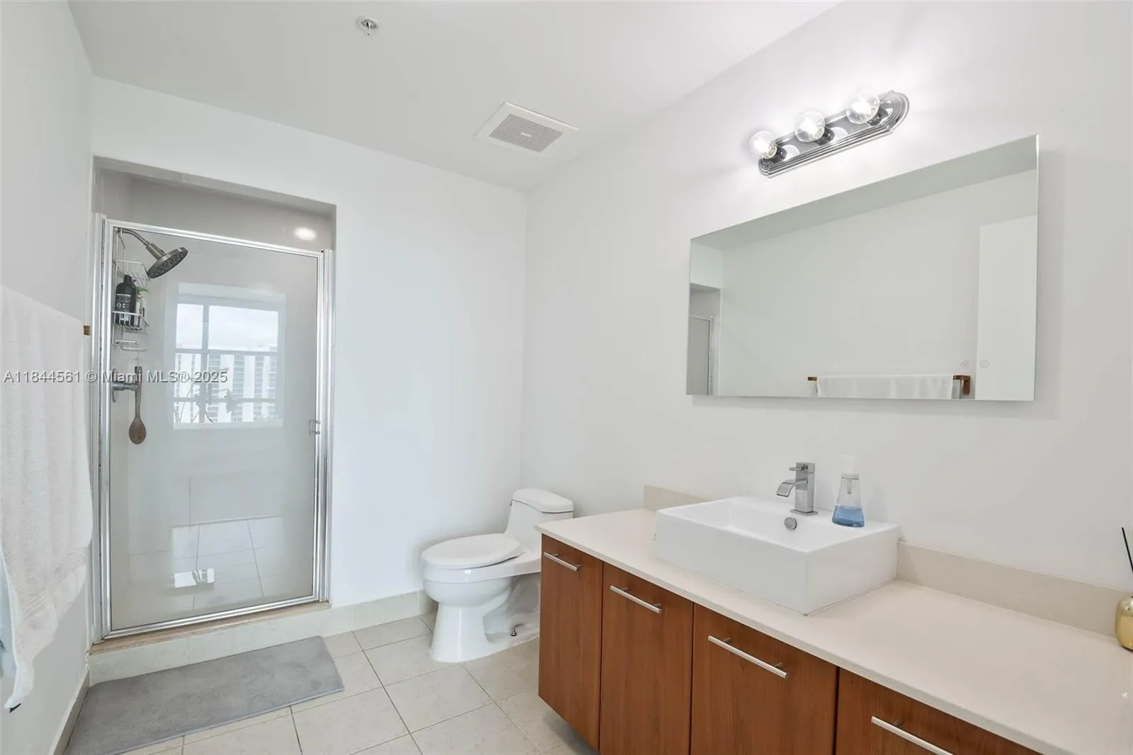 Miami, Florida 33137, United States, 1 Bedroom Bedrooms, ,4 BathroomsBathrooms,Residential,Active,177745