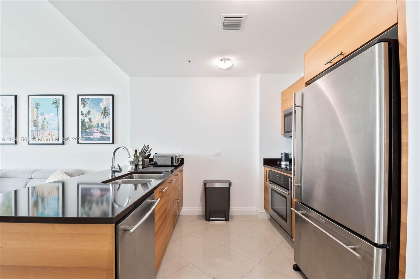 3301 NE 1st Ave H1211