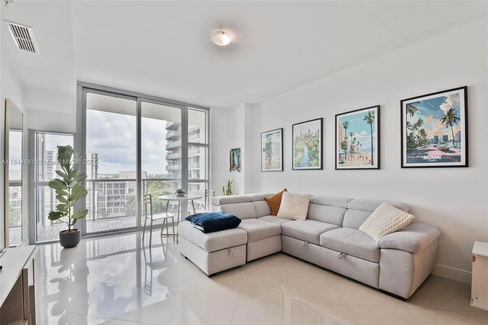 Miami, Florida 33137, United States, 1 Bedroom Bedrooms, ,4 BathroomsBathrooms,Residential,Active,177745