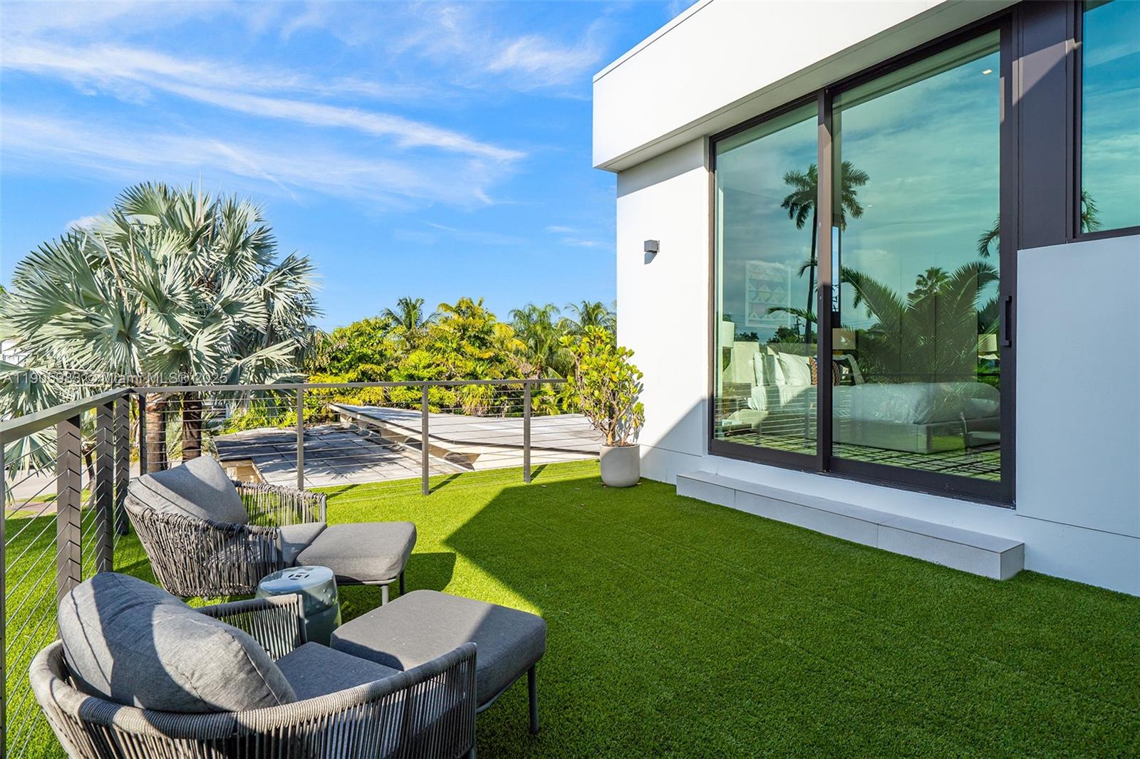 NAUTILUS EXTENSION 3RD - Residential Lease