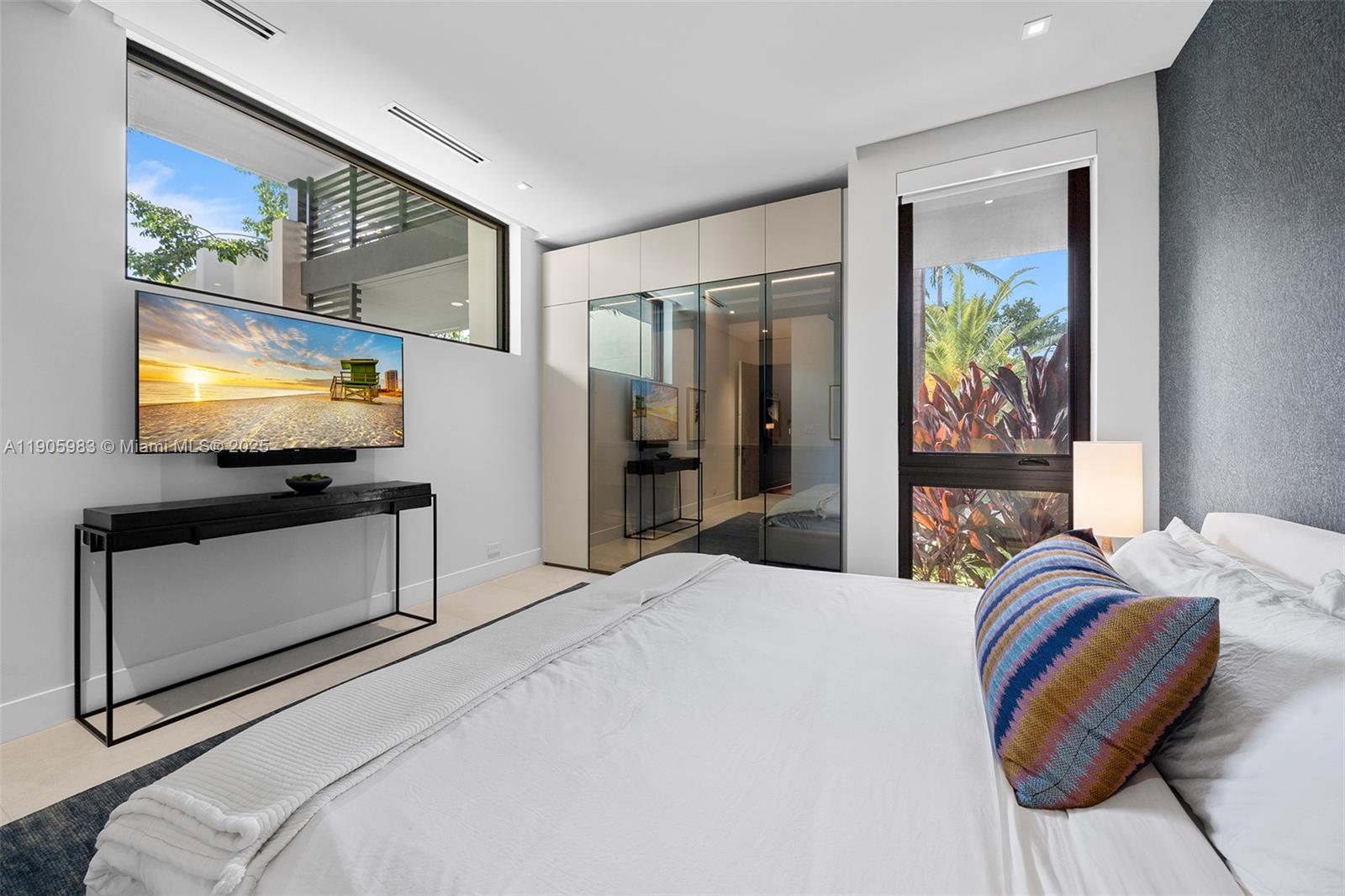 NAUTILUS EXTENSION 3RD - Residential Lease