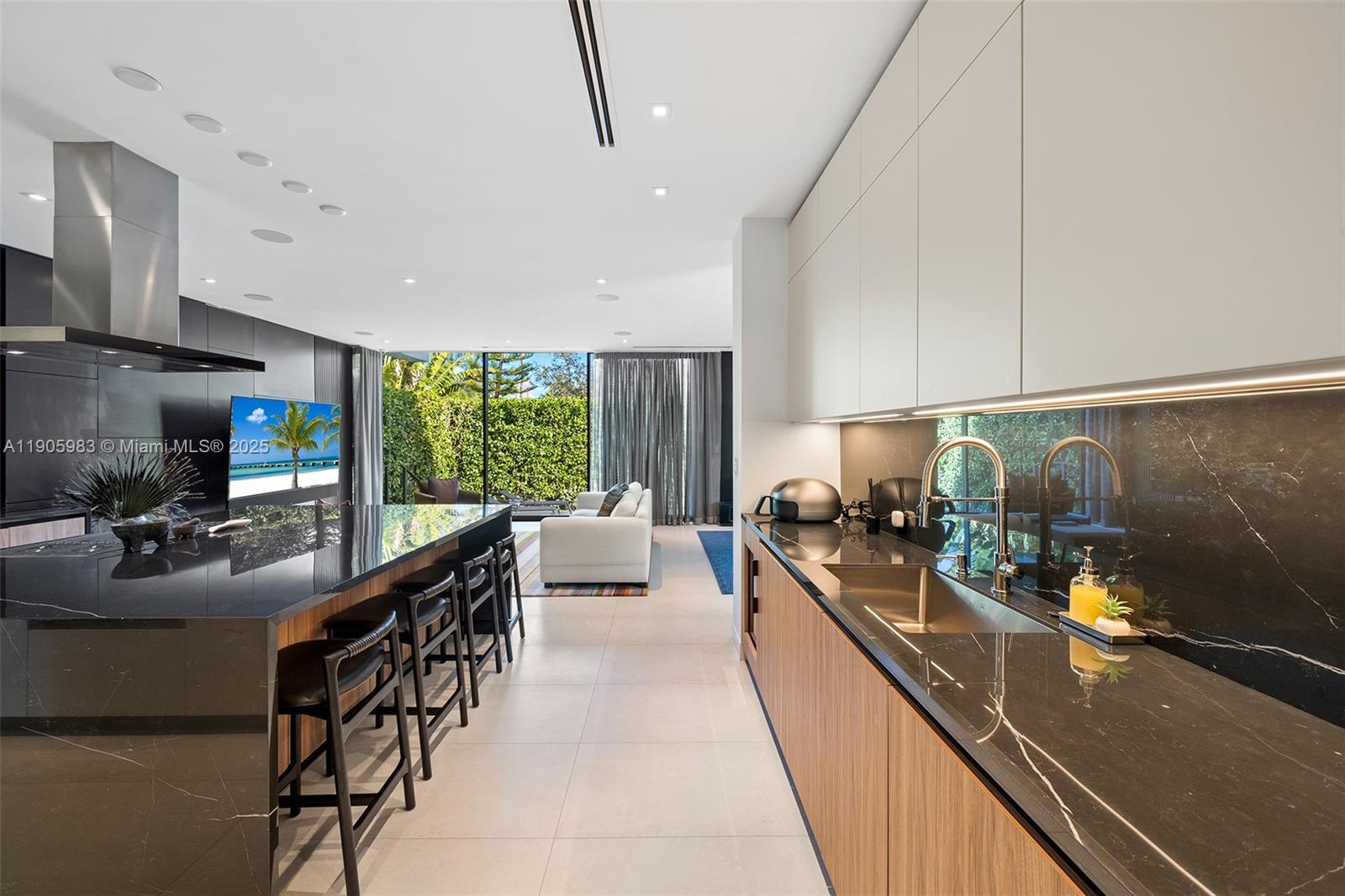 NAUTILUS EXTENSION 3RD - Residential Lease