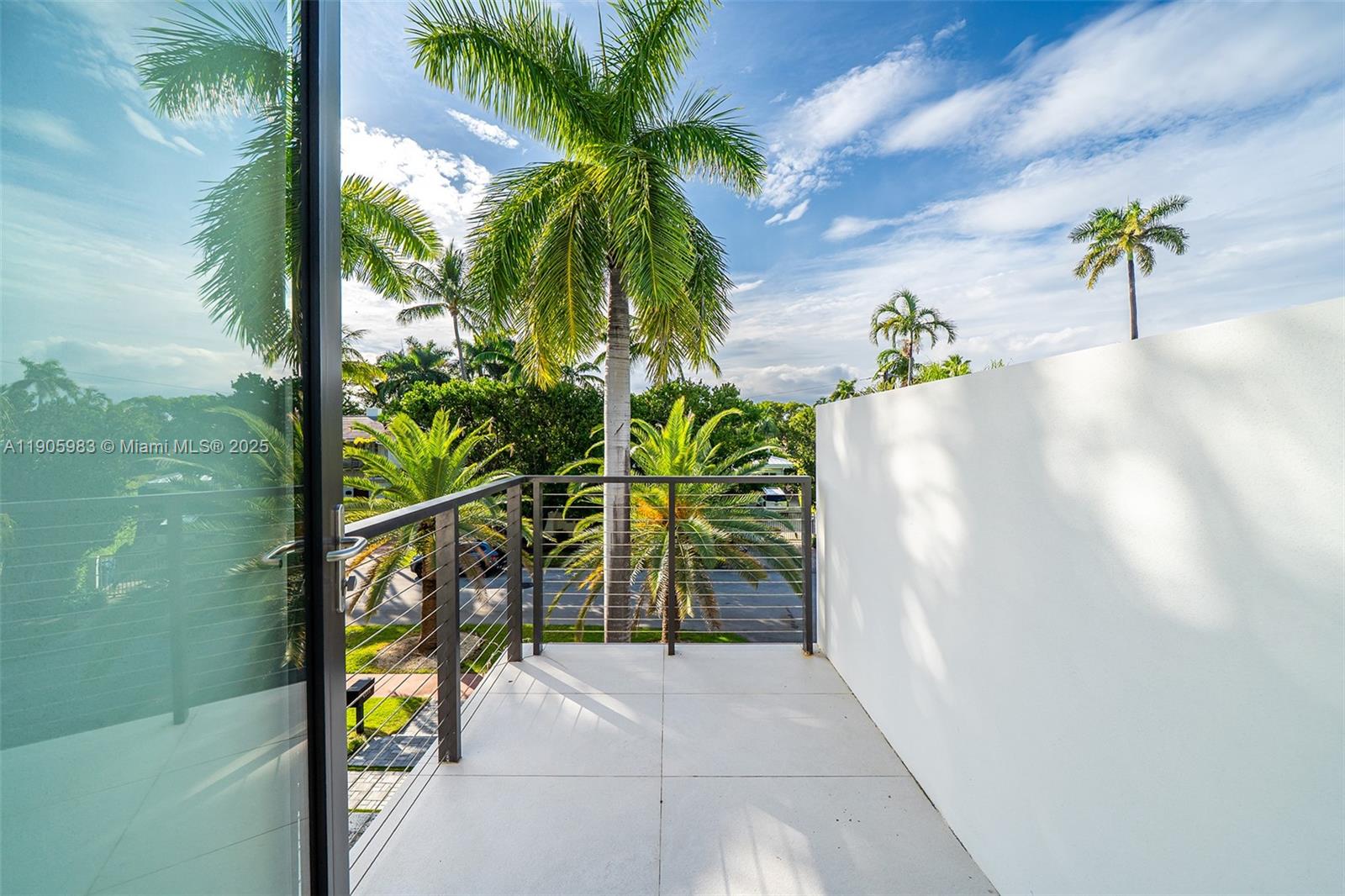 NAUTILUS EXTENSION 3RD - Residential Lease