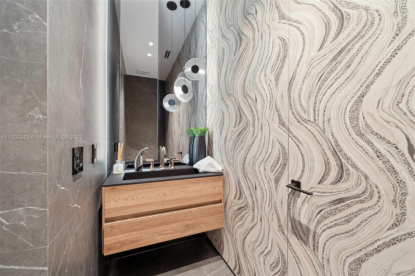 NAUTILUS EXTENSION 3RD - Residential Lease