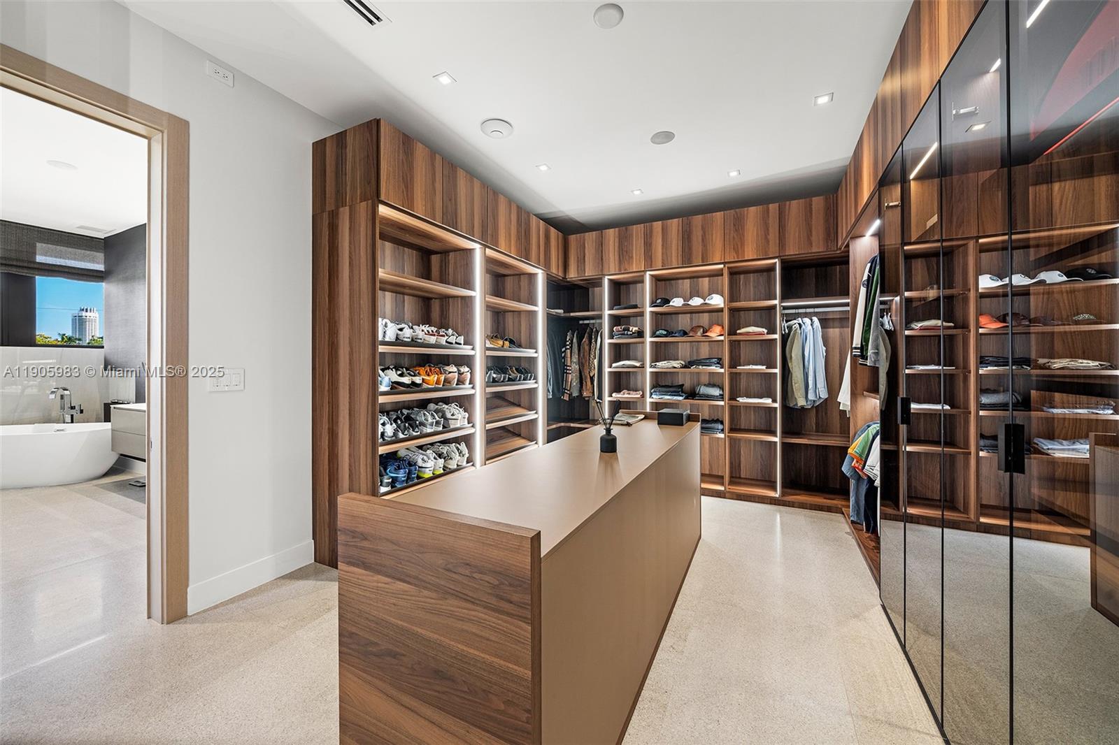 NAUTILUS EXTENSION 3RD - Residential Lease