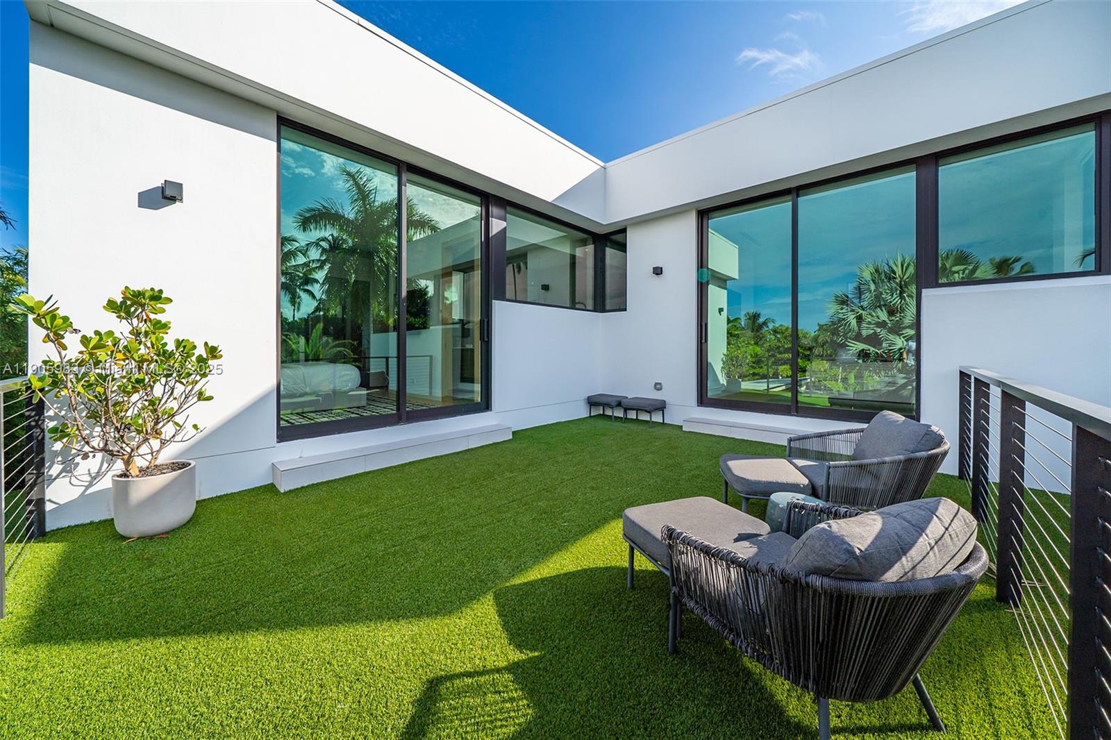 NAUTILUS EXTENSION 3RD - Residential Lease