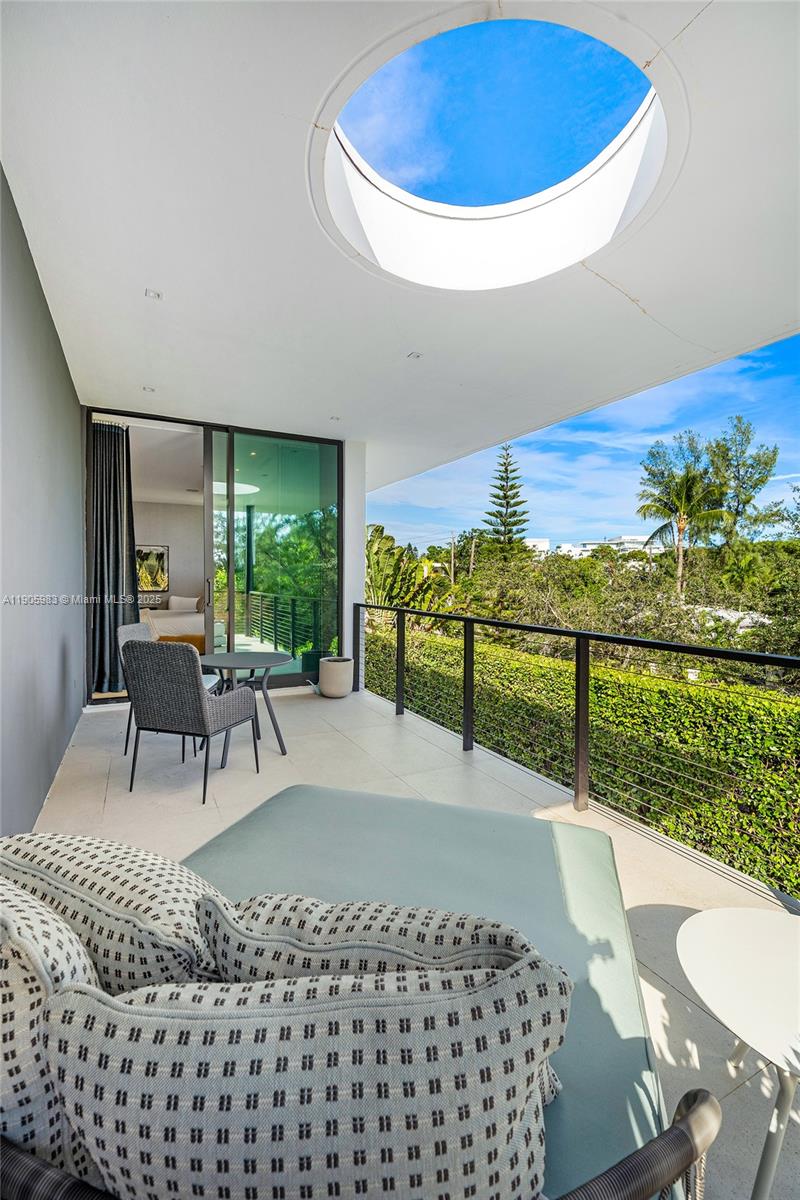 NAUTILUS EXTENSION 3RD - Residential Lease