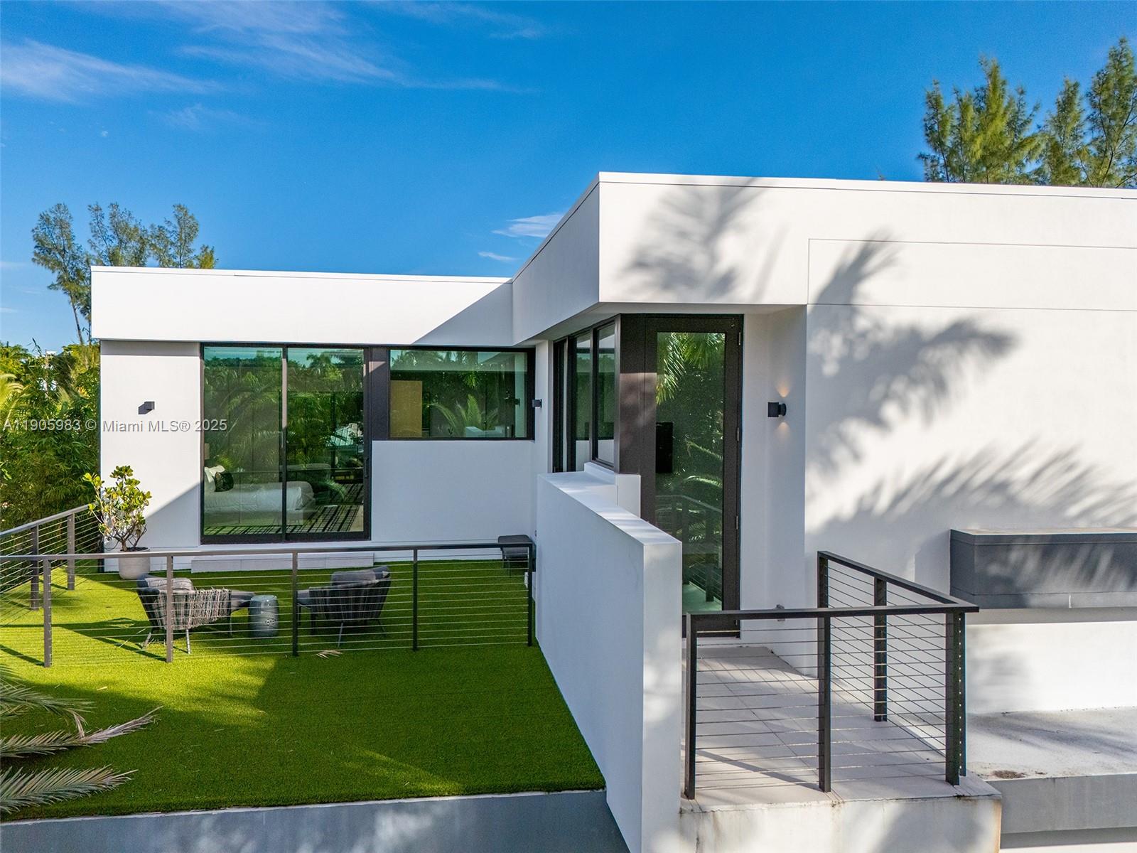 NAUTILUS EXTENSION 3RD - Residential Lease