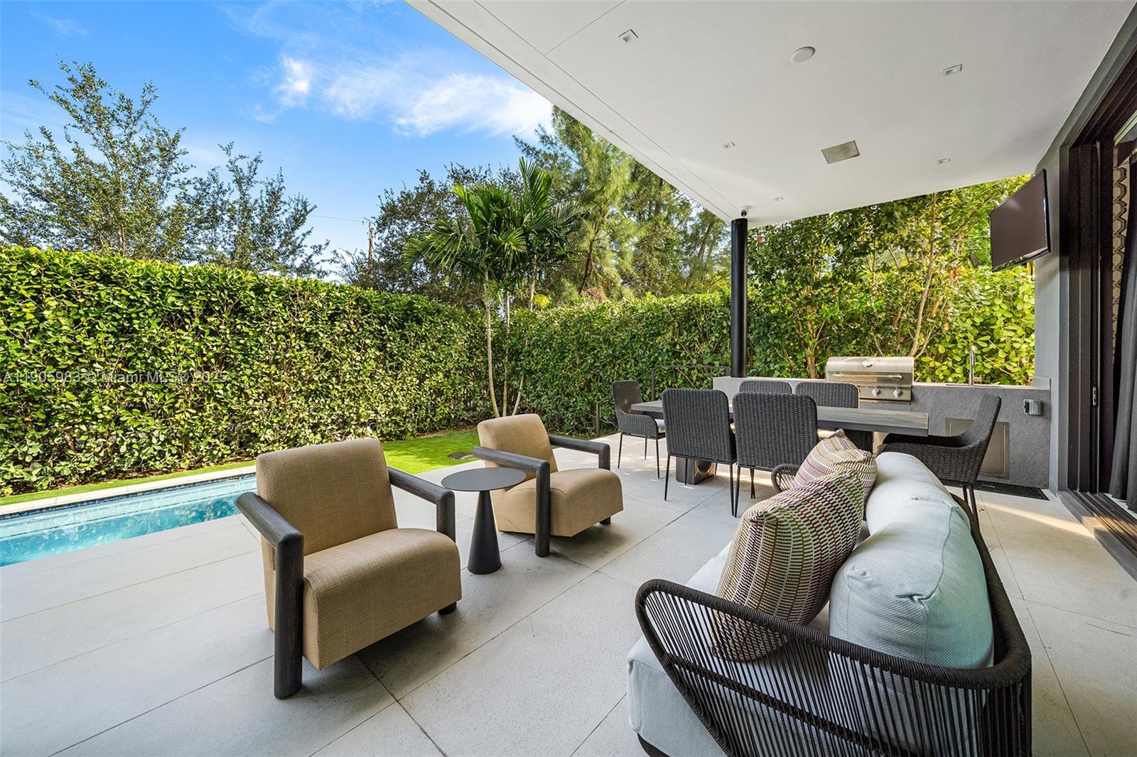 NAUTILUS EXTENSION 3RD - Residential Lease