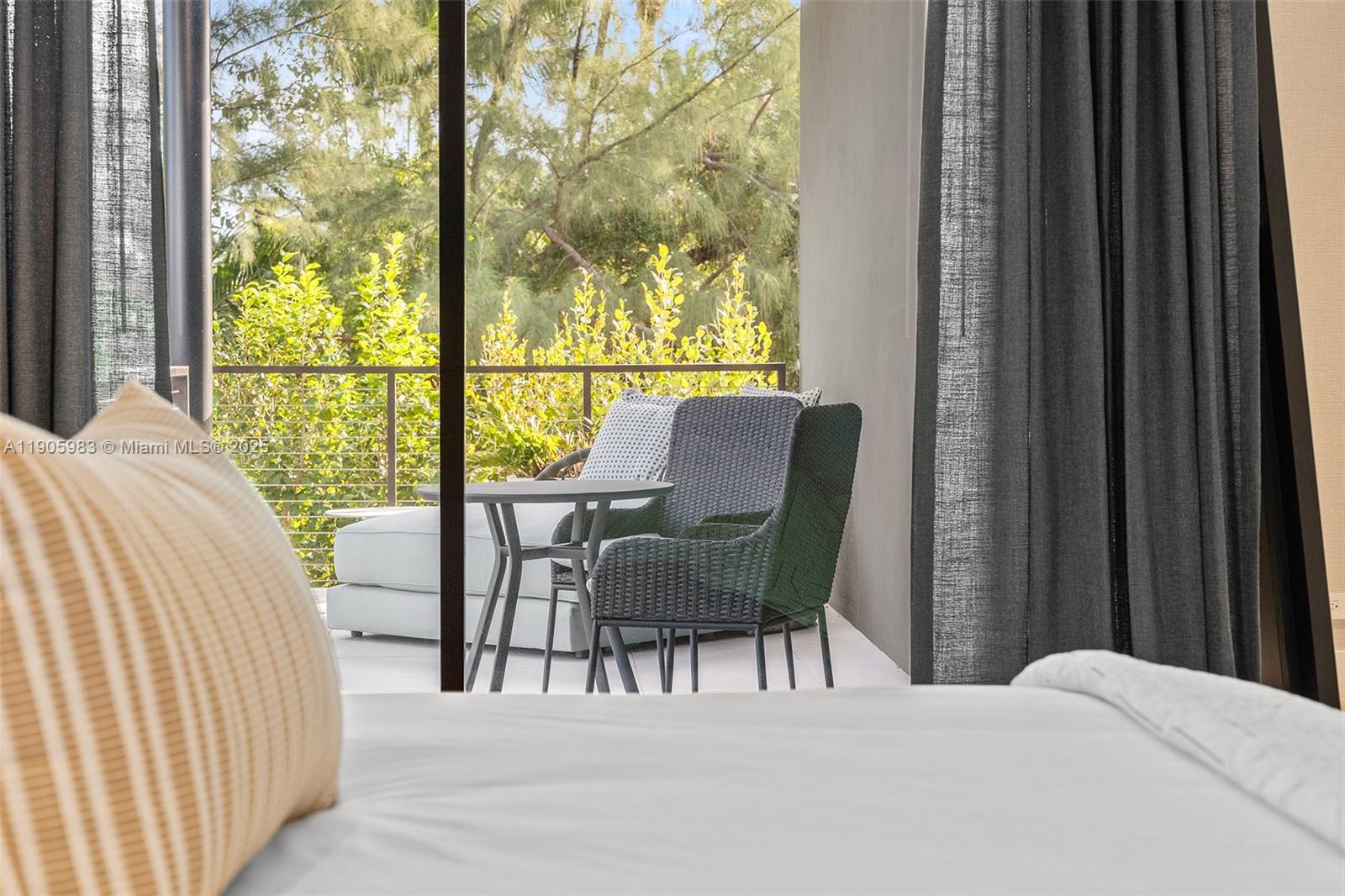 NAUTILUS EXTENSION 3RD - Residential Lease