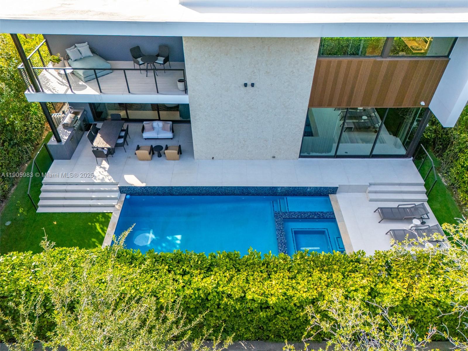 NAUTILUS EXTENSION 3RD - Residential Lease