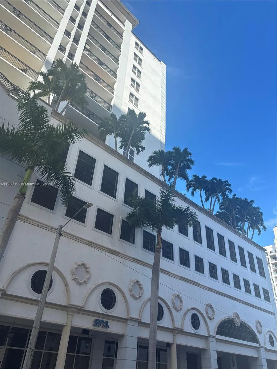 Coral Gables, Florida 33134, United States, 2 Bedrooms Bedrooms, ,2 BathroomsBathrooms,Residential,Active,235242