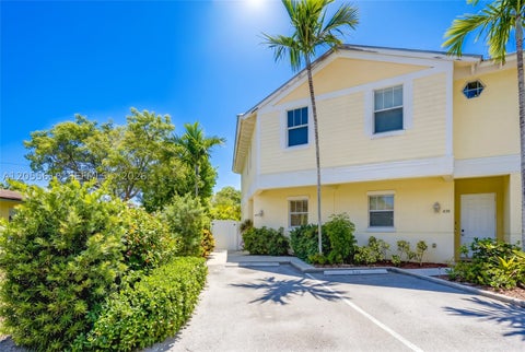 Photo of 840 NE 14th Pl, Fort Lauderdale, FL 33304 (MLS # A12055616)