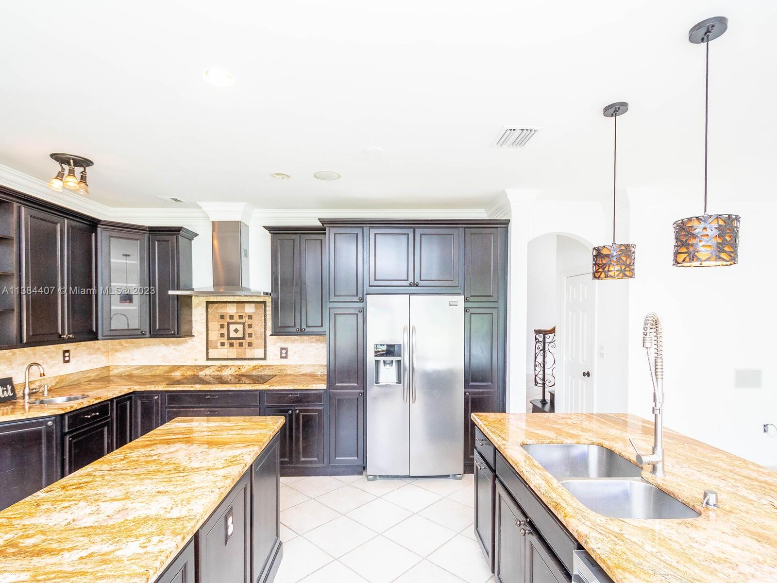 TWIN ACRES - Residential Lease